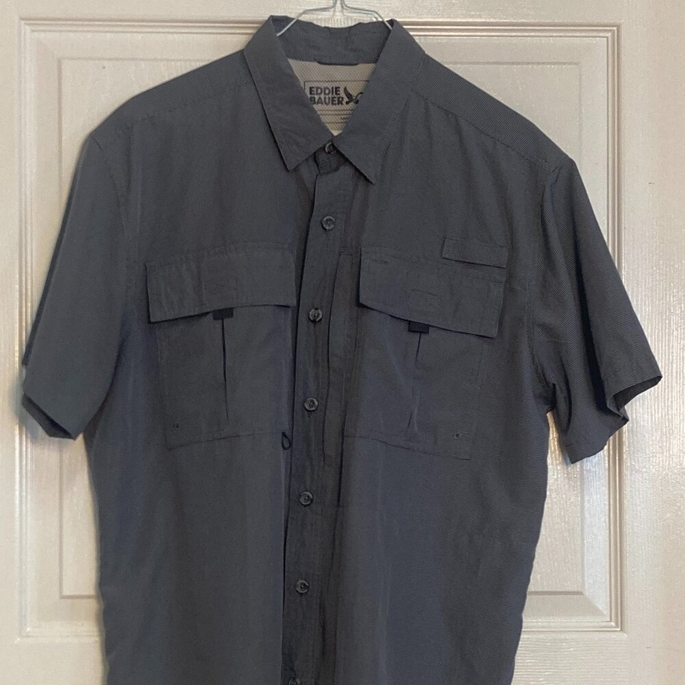 Men's shirt by Eddie Bauer shorts sleeve gray sze Large